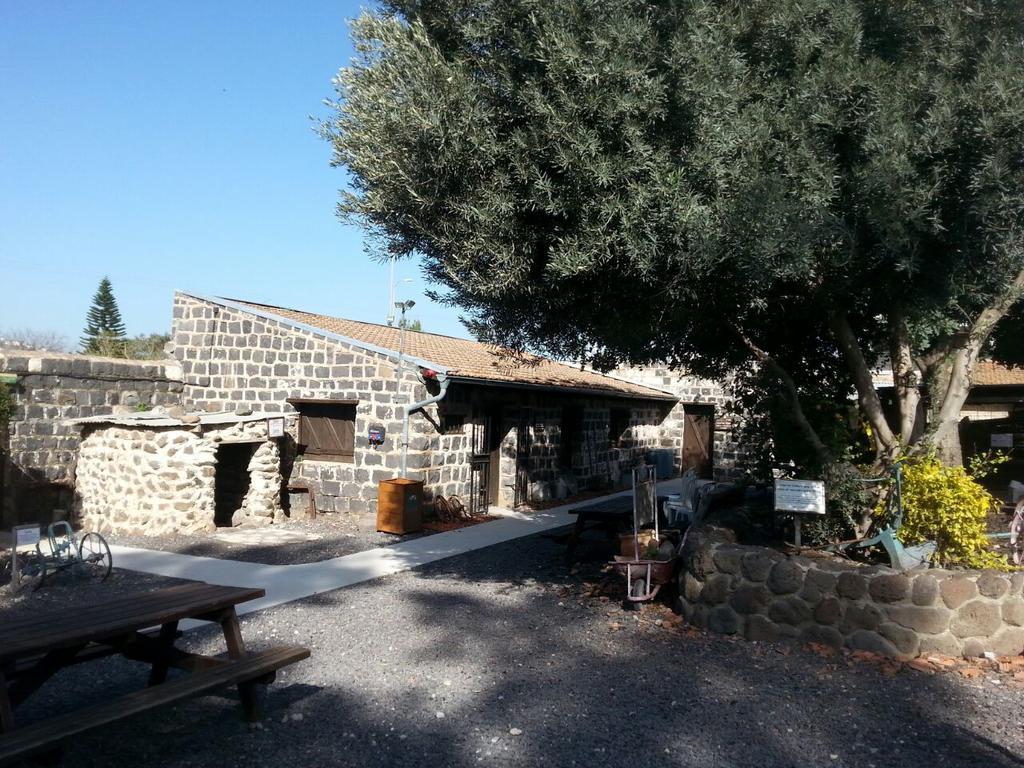 Pearl Of The Valley Hotel Kfar Tavor Exterior photo