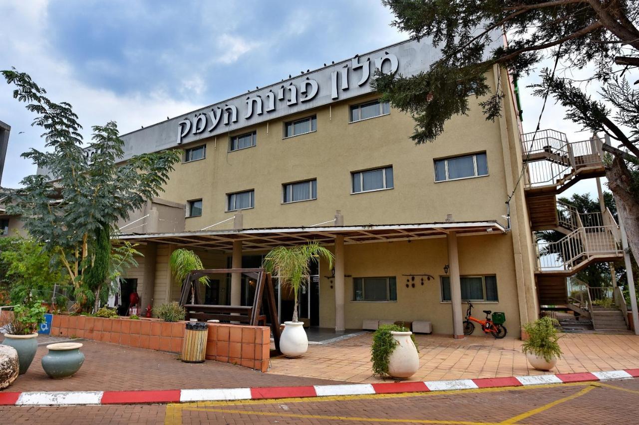 Pearl Of The Valley Hotel Kfar Tavor Exterior photo