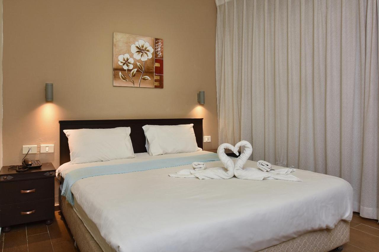 Pearl Of The Valley Hotel Kfar Tavor Exterior photo